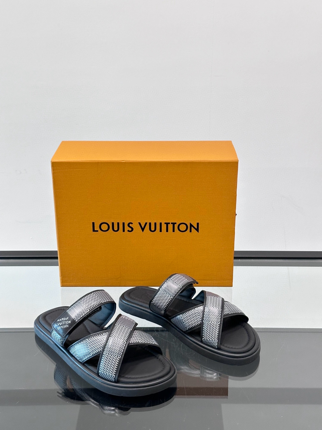 루이비통 Louis Vuitton 슬리퍼