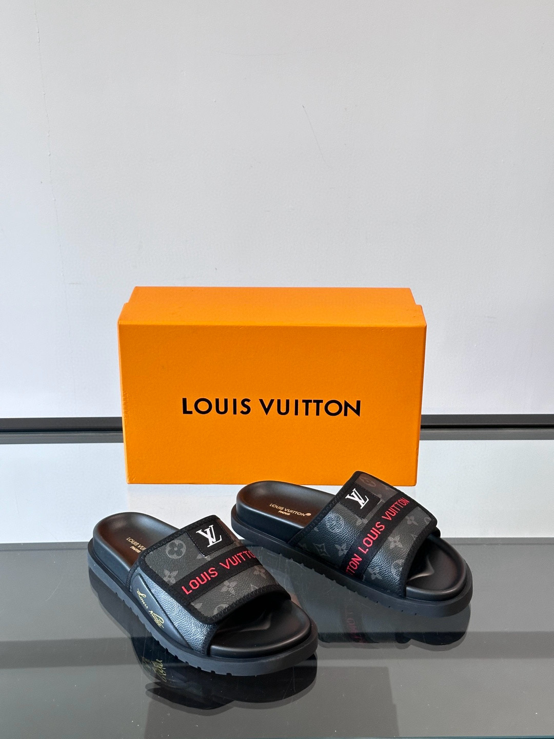 루이비통 Louis Vuitton 슬리퍼