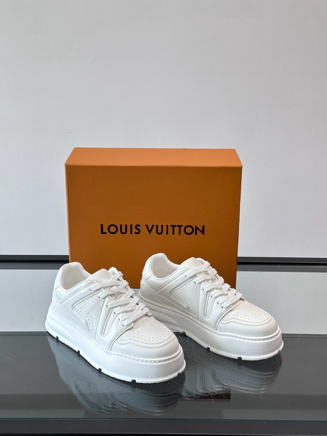 루이비통 Louis Vuitton 스니커즈