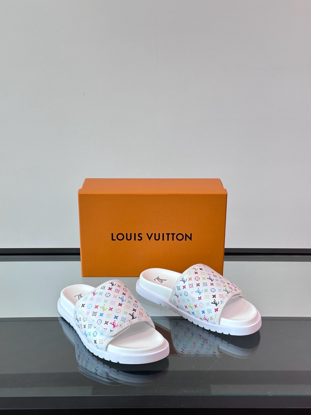 루이비통 Louis Vuitton 슬리퍼