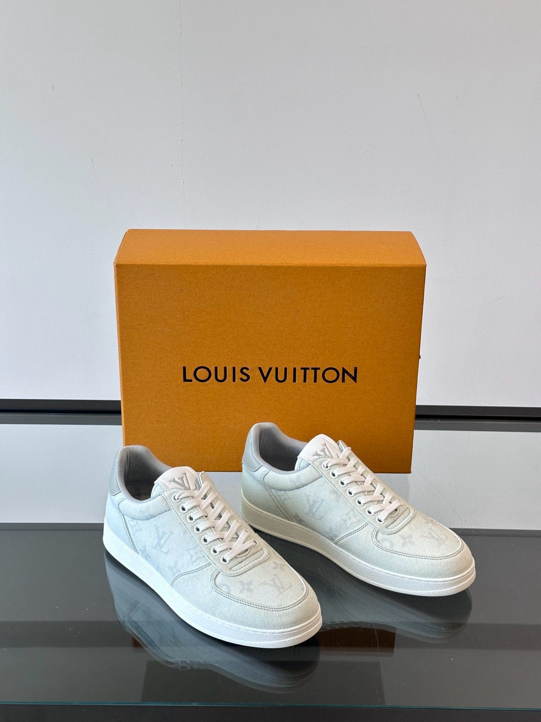 루이비통 Louis Vuitton 스니커즈