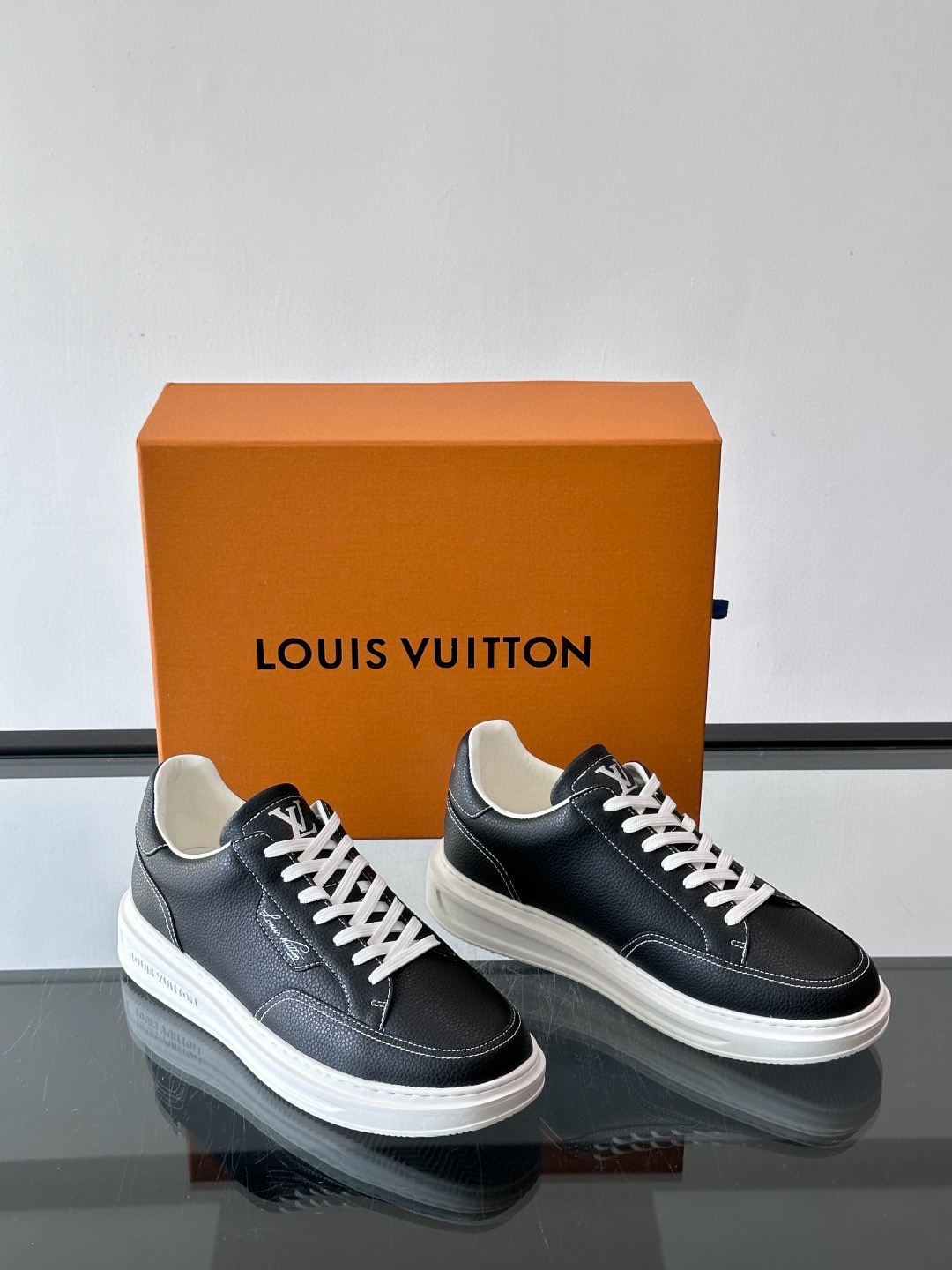 루이비통 Louis Vuitton 스니커즈