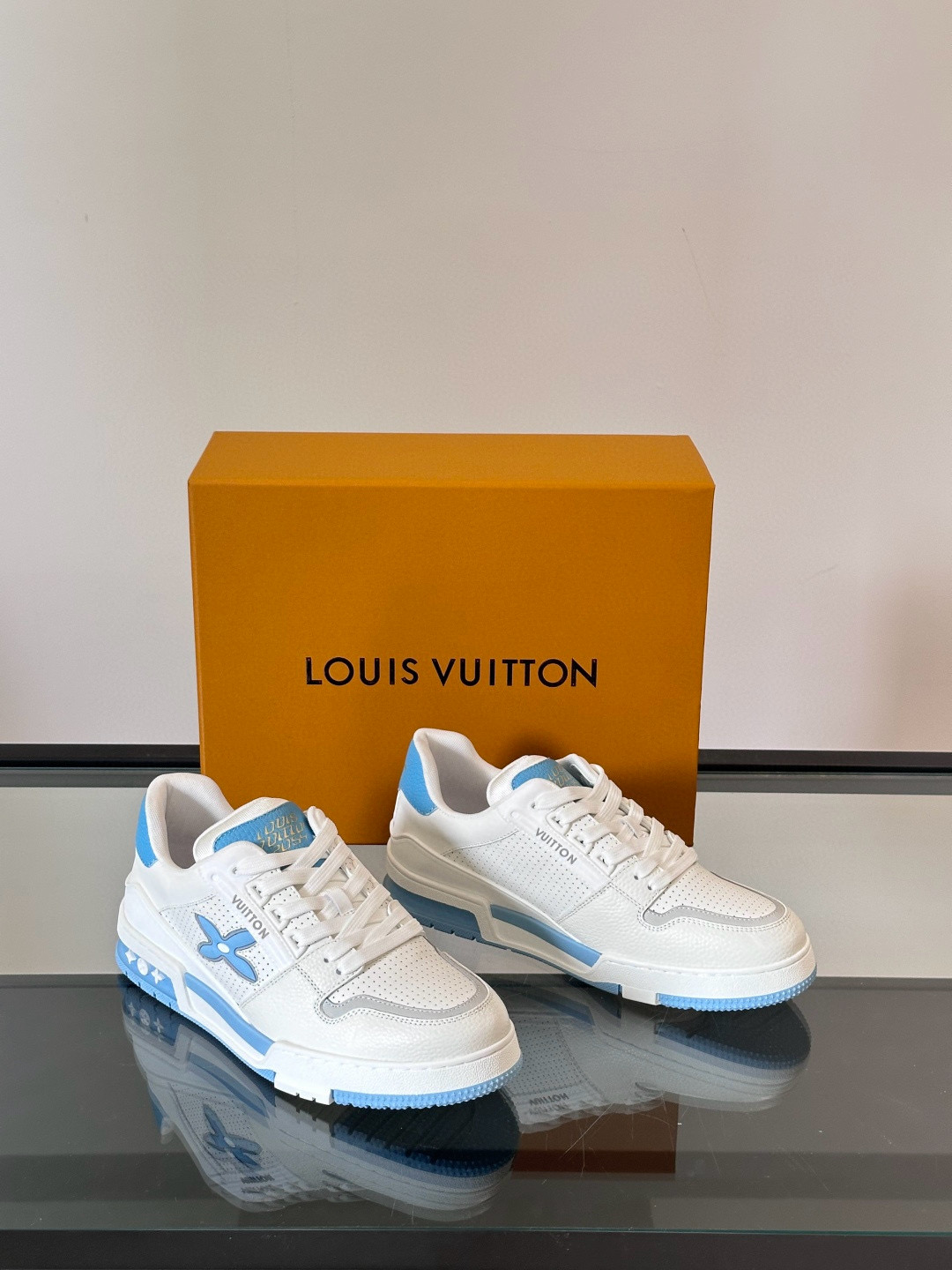 루이비통 Louis Vuitton 스니커즈