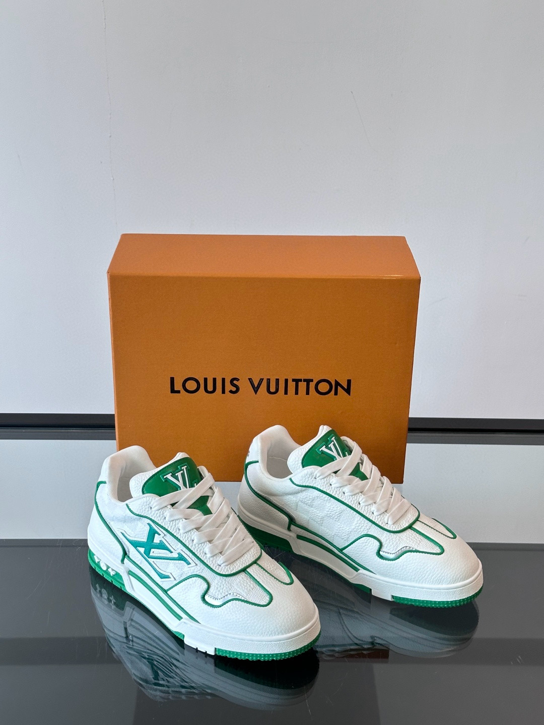 루이비통 Louis Vuitton 스니커즈