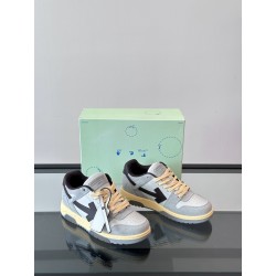 오프화이트 (Off-White) Out of office 스니커즈