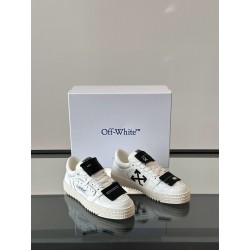 오프화이트 (Off-White) 스니커즈