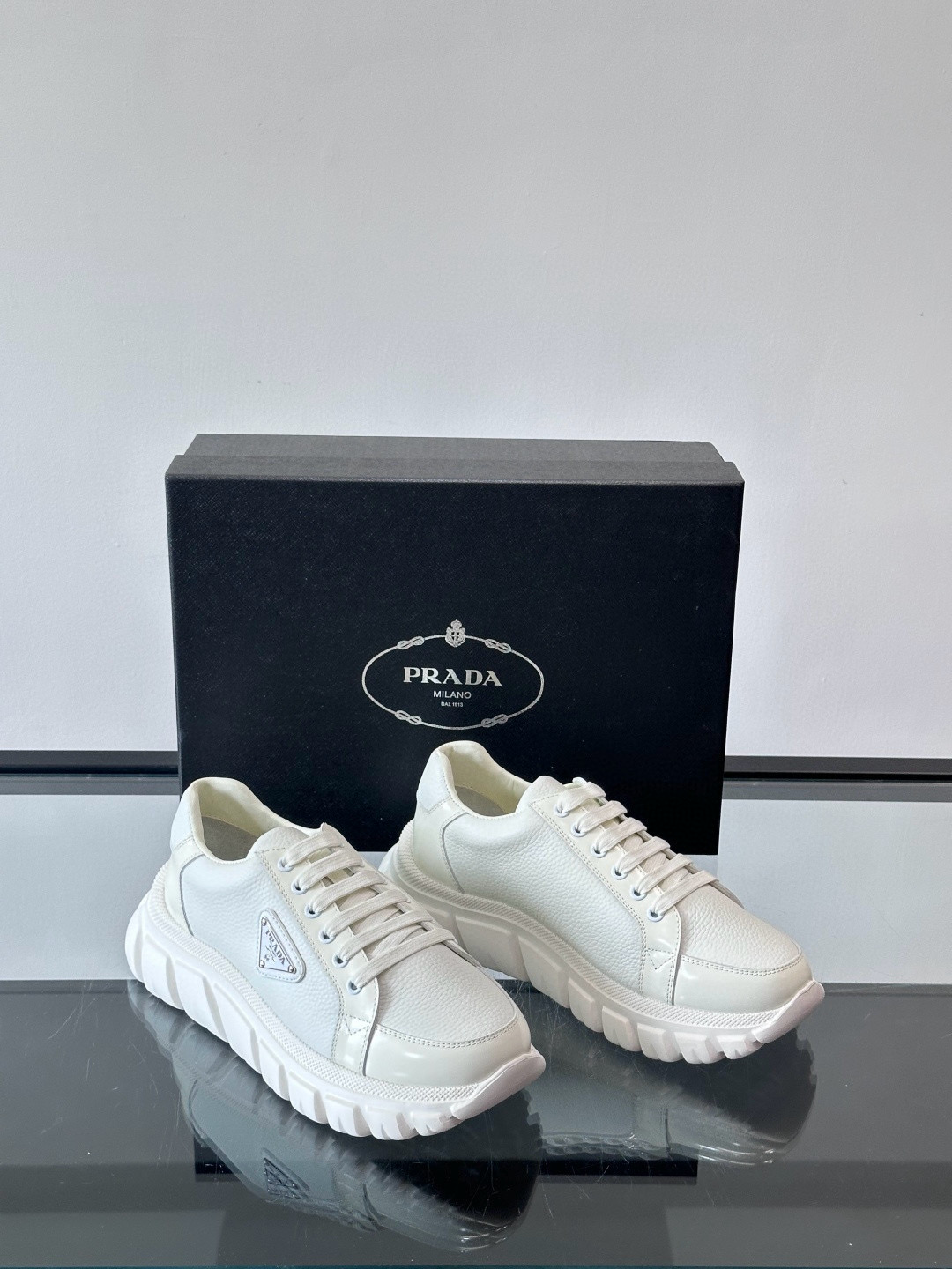 프라다 Prada Downtown Bold 스니커즈