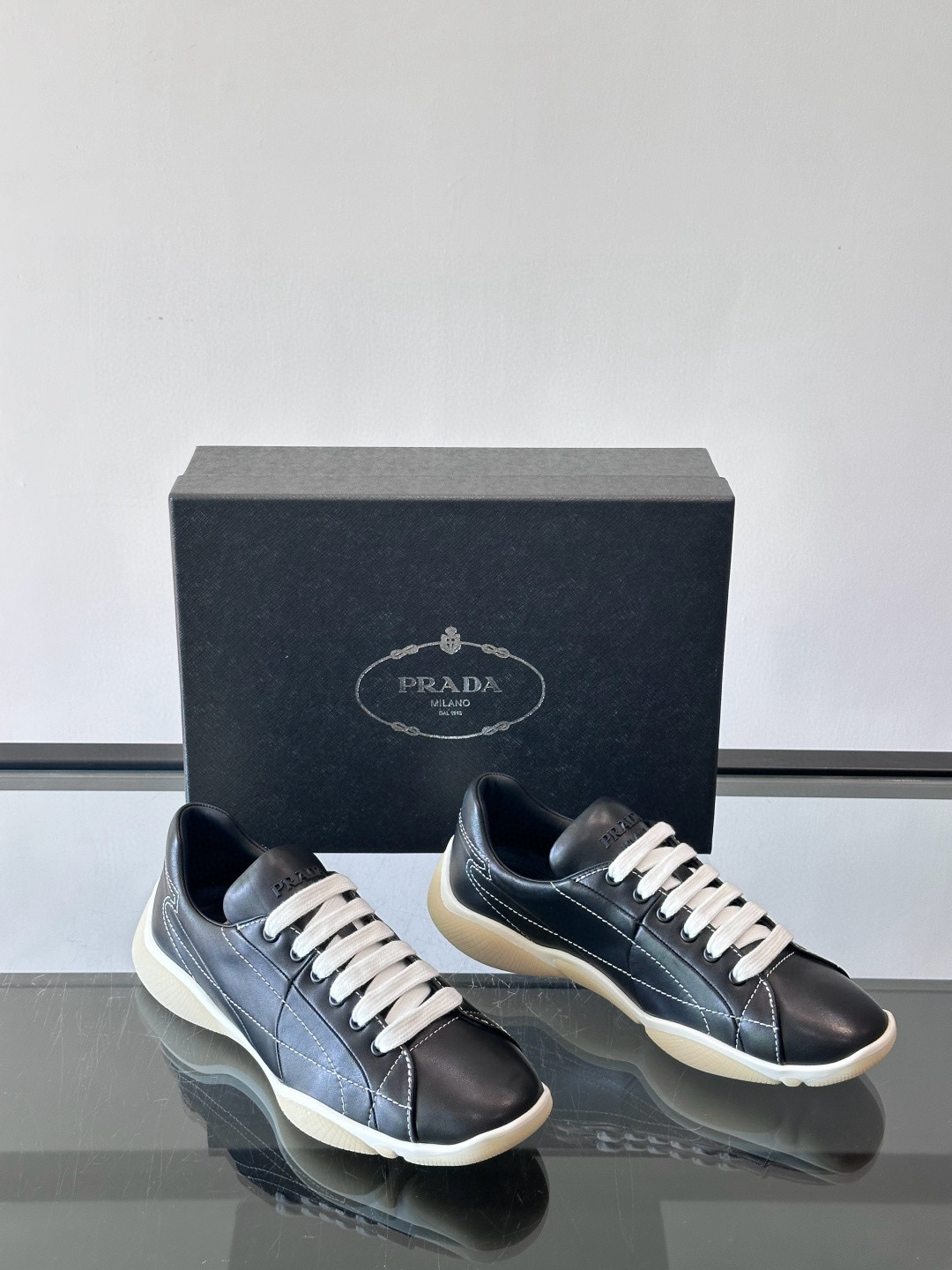 프라다 Prada Nappa 스니커즈 Black