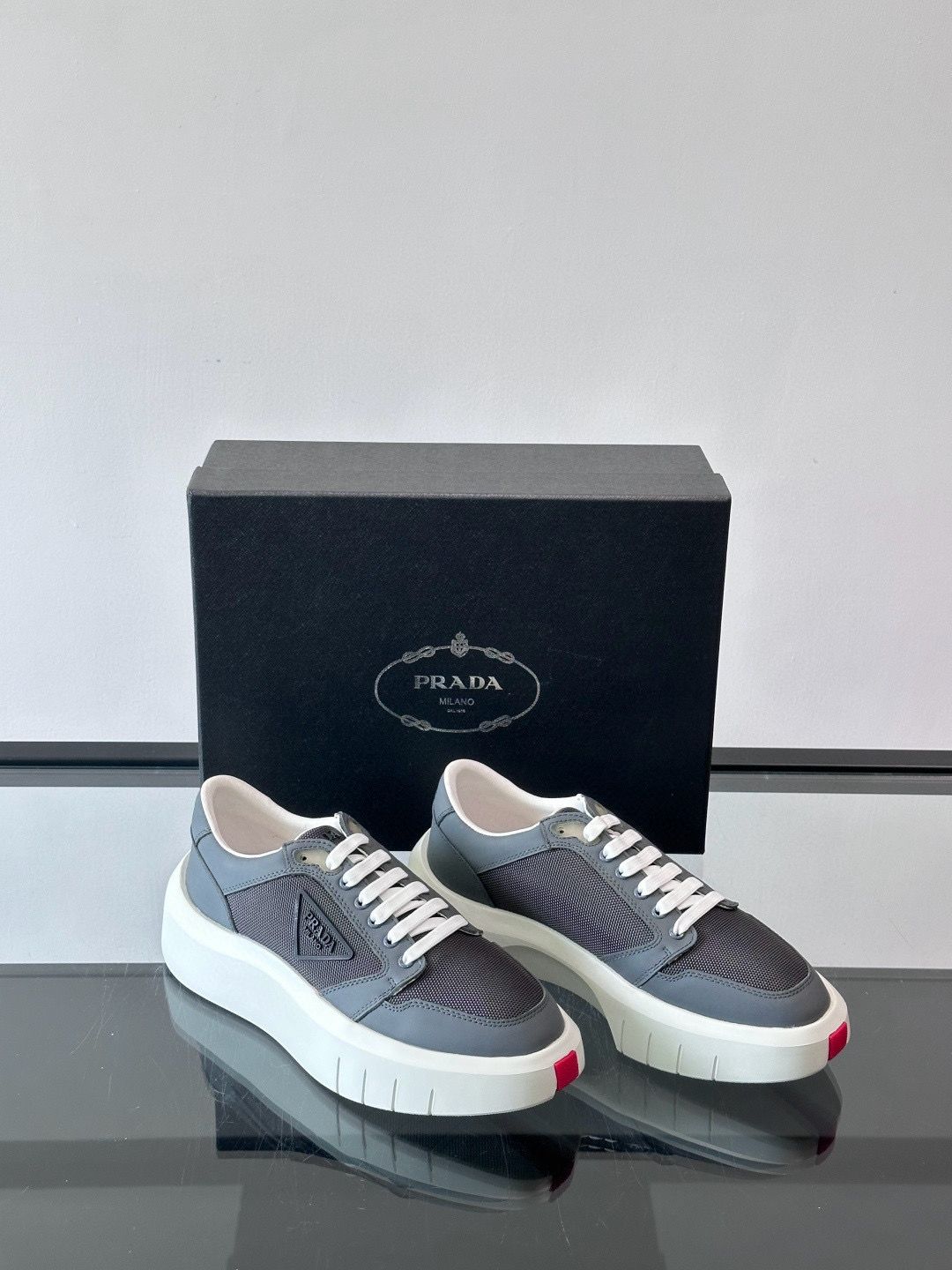 프라다 Prada PRAX 1스니커즈