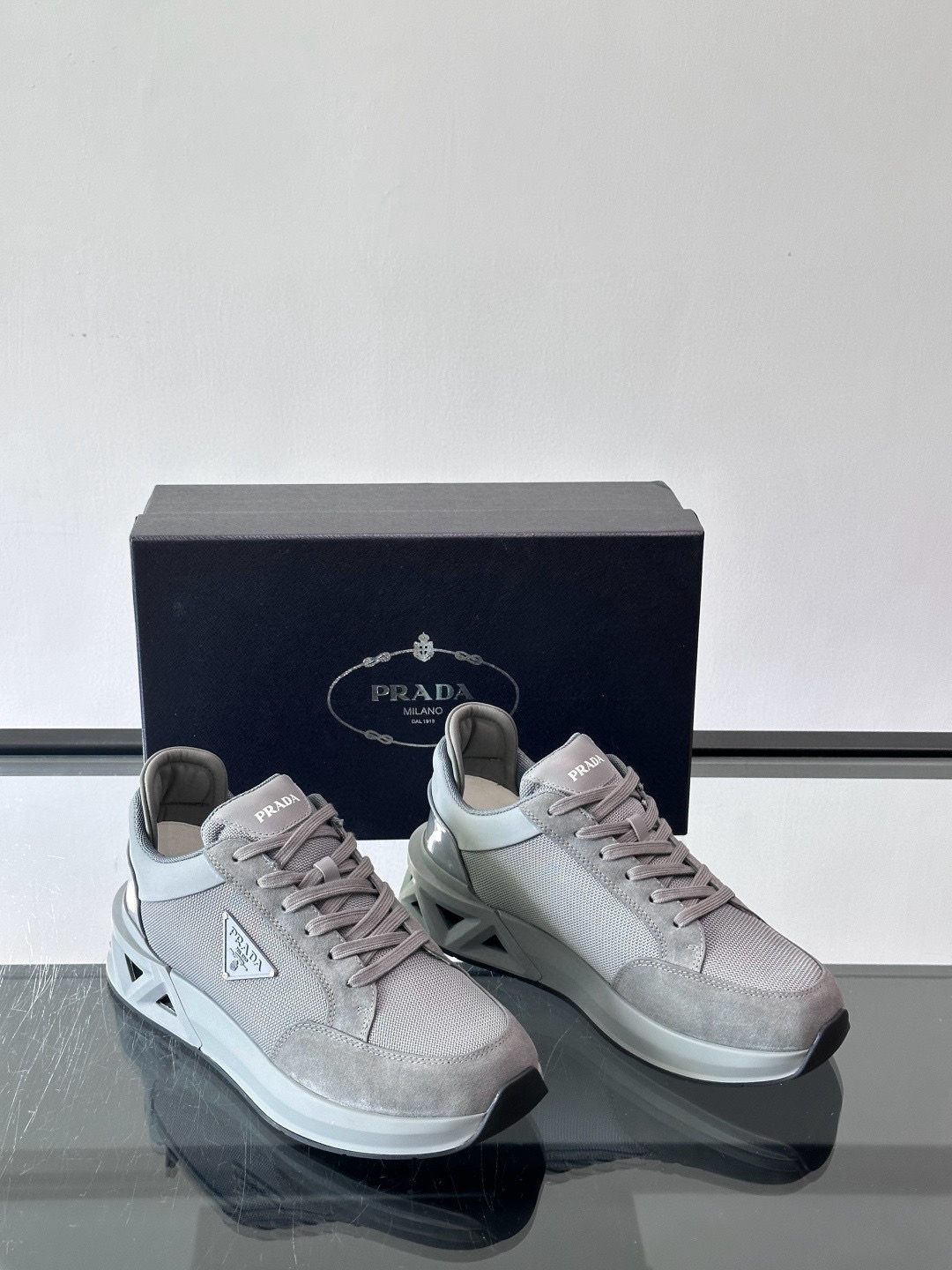 프라다 Prada 스니커즈