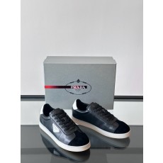 프라다 Prada 스니커즈 Black