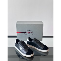 프라다 Prada 스니커즈 Black