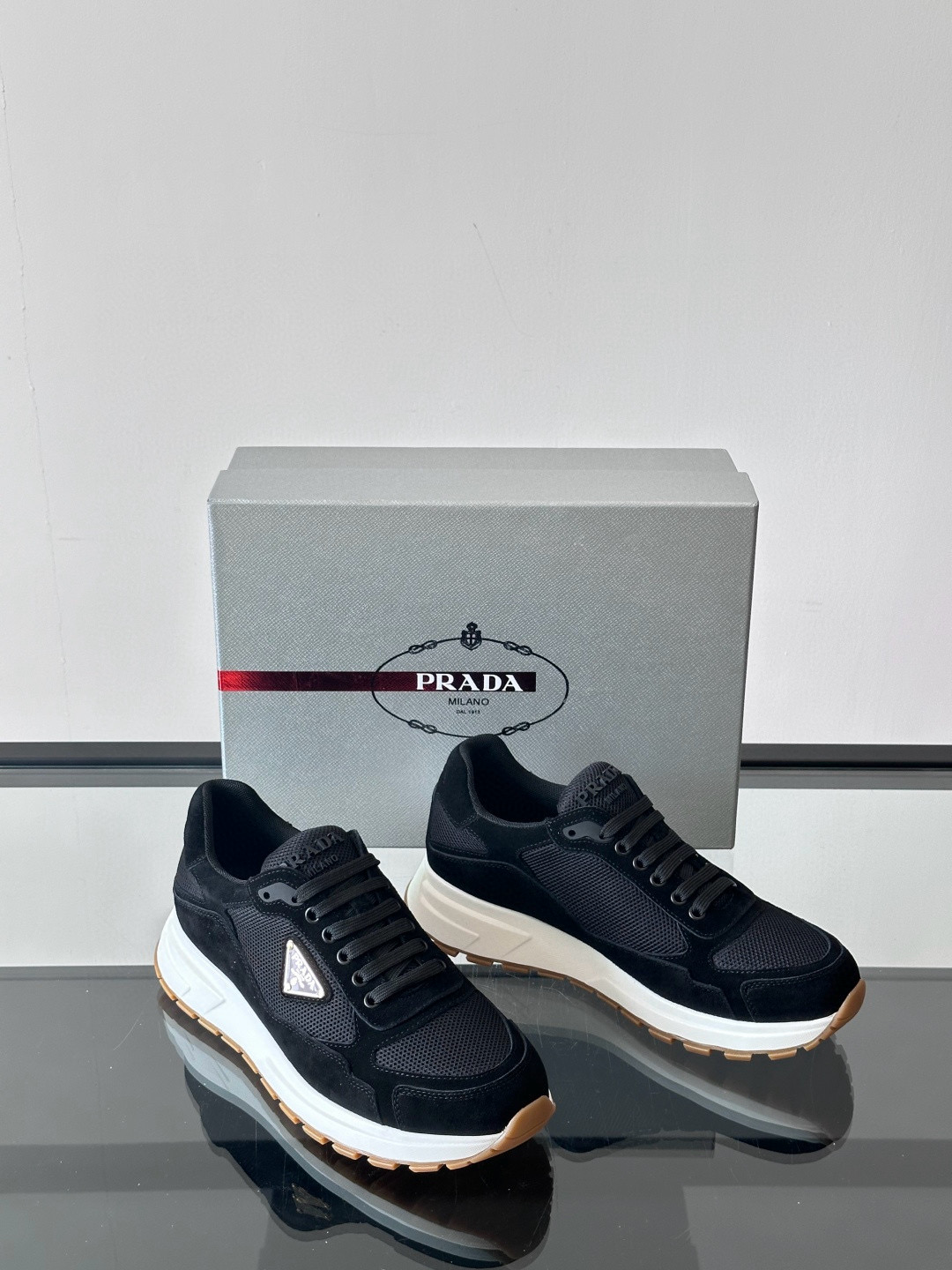 프라다 Prada 스니커즈