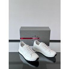 프라다 Prada 스니커즈 White