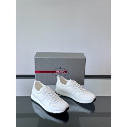 프라다 Prada 스니커즈 White