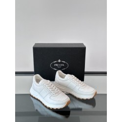 프라다 Prada 스니커즈 White