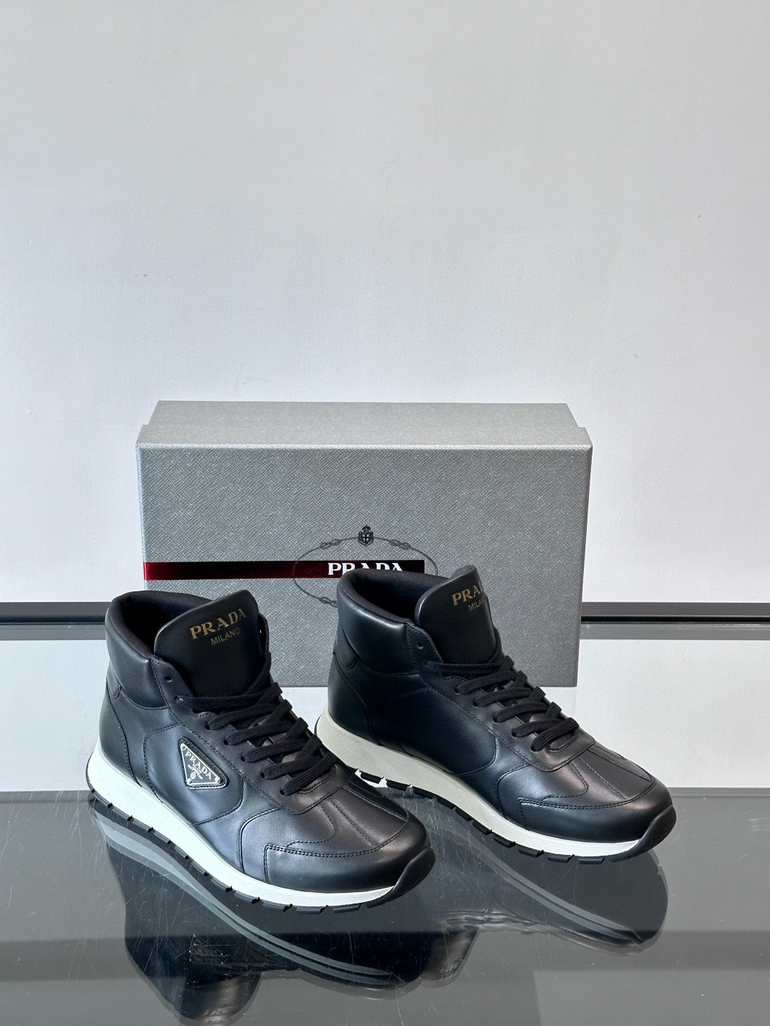 프라다 Prada 스니커즈 Black