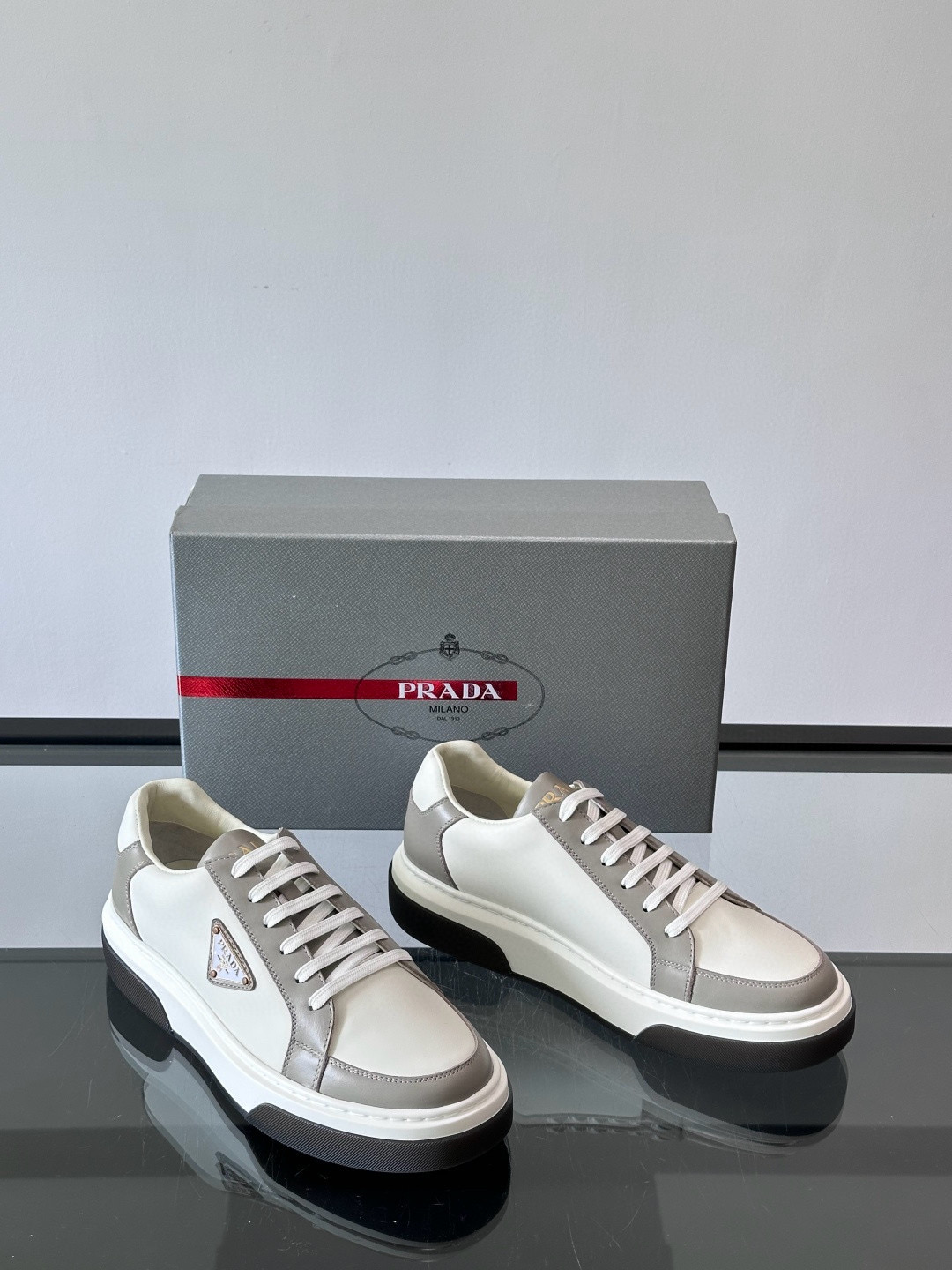 프라다 Prada 스니커즈