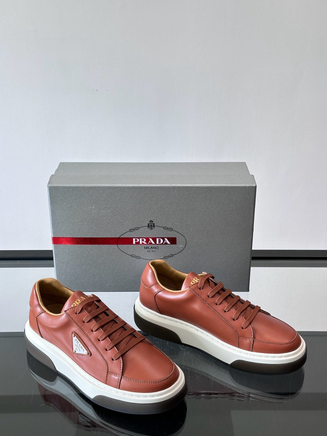 프라다 Prada 스니커즈