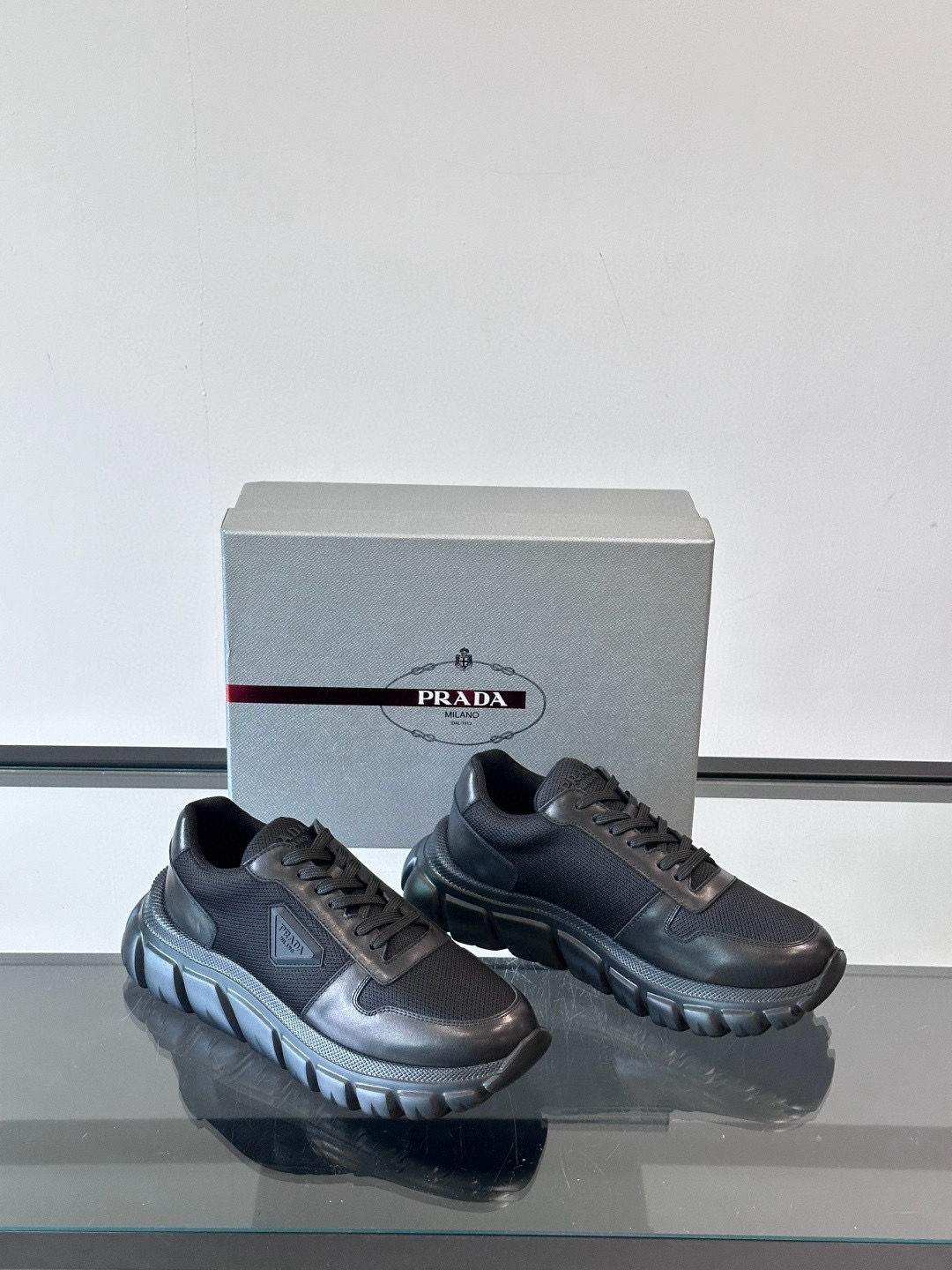 프라다 Prada 스니커즈