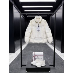 몽클레어 Moncler Matt Black 3144 다운재킷