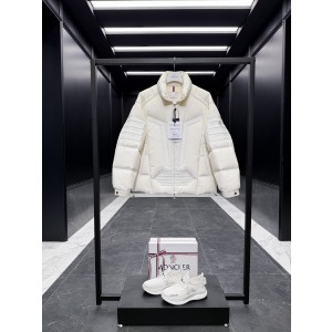 몽클레어 Moncler Matt Black 3144 다운재킷.