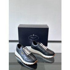 프라다 Prada 스니커즈 Black