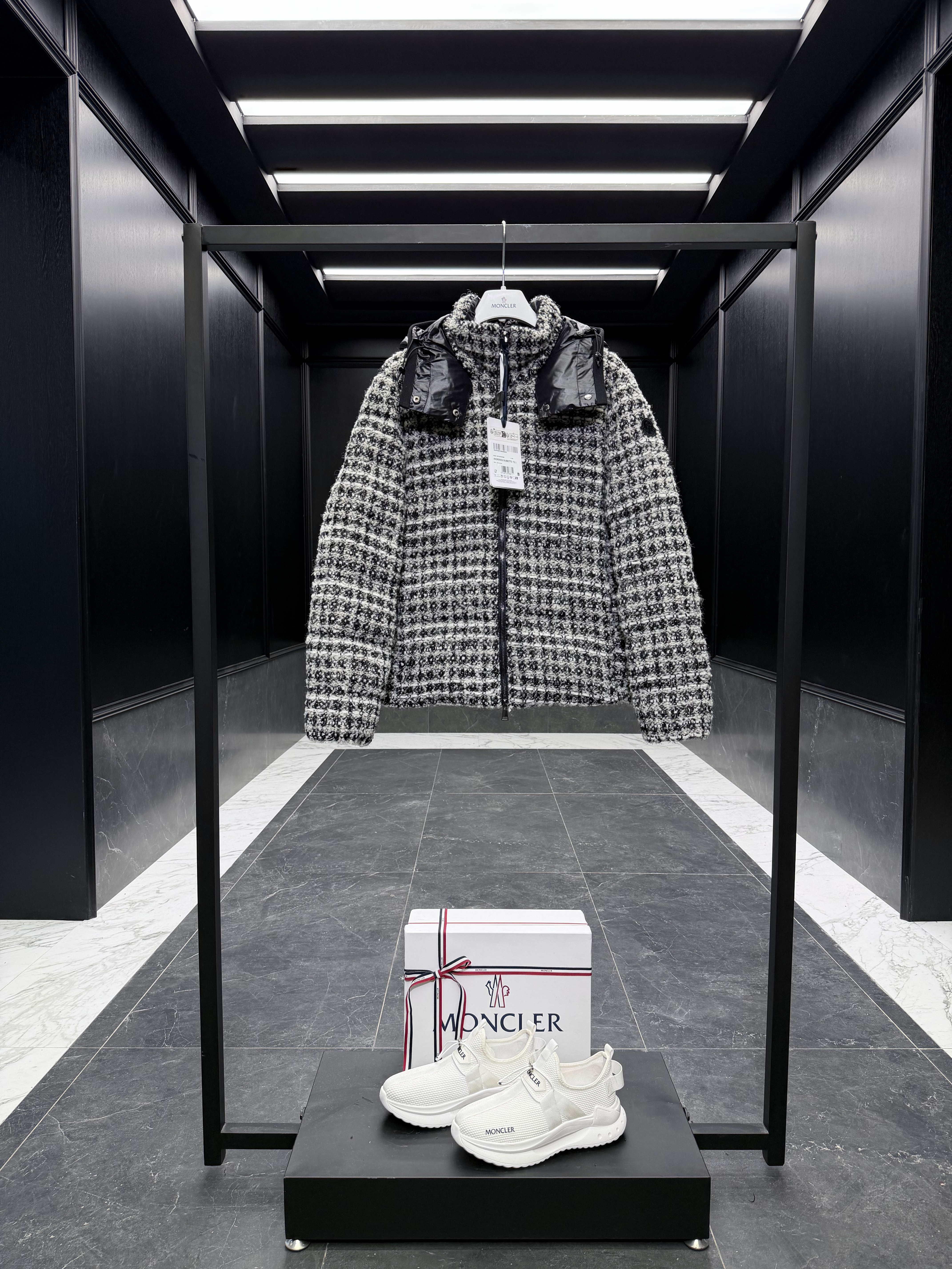 몽클레어 Moncler Andronne  다운재킷。