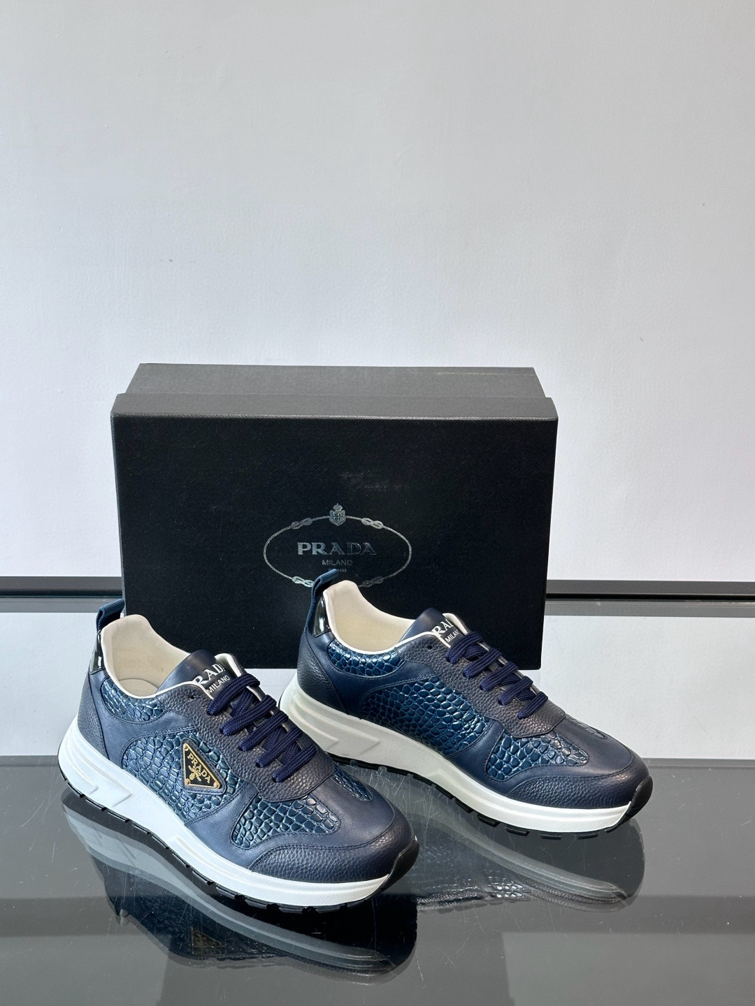 프라다 Prada 스니커즈