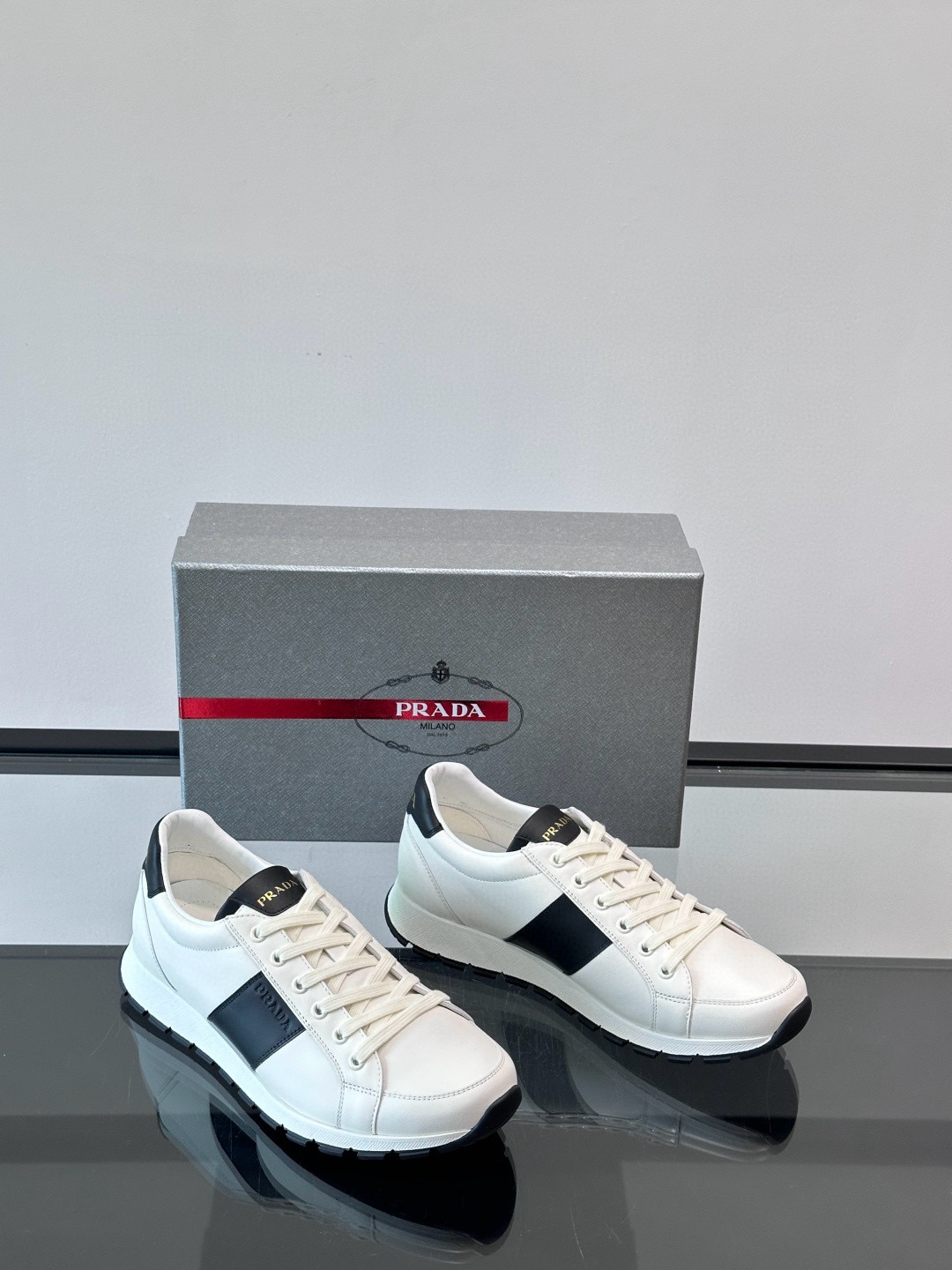 프라다 Prada 스니커즈