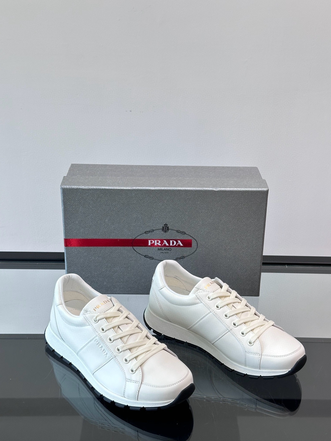 프라다 Prada 스니커즈