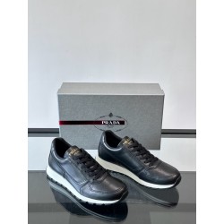 프라다 Prada 스니커즈 Black