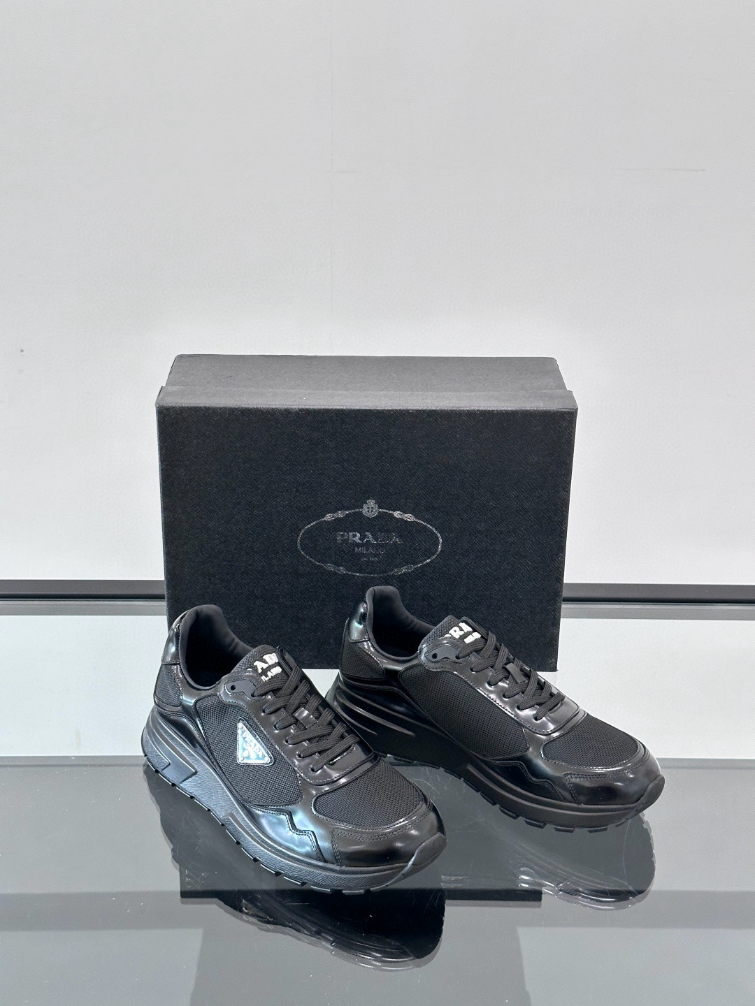 프라다 Prada 스니커즈