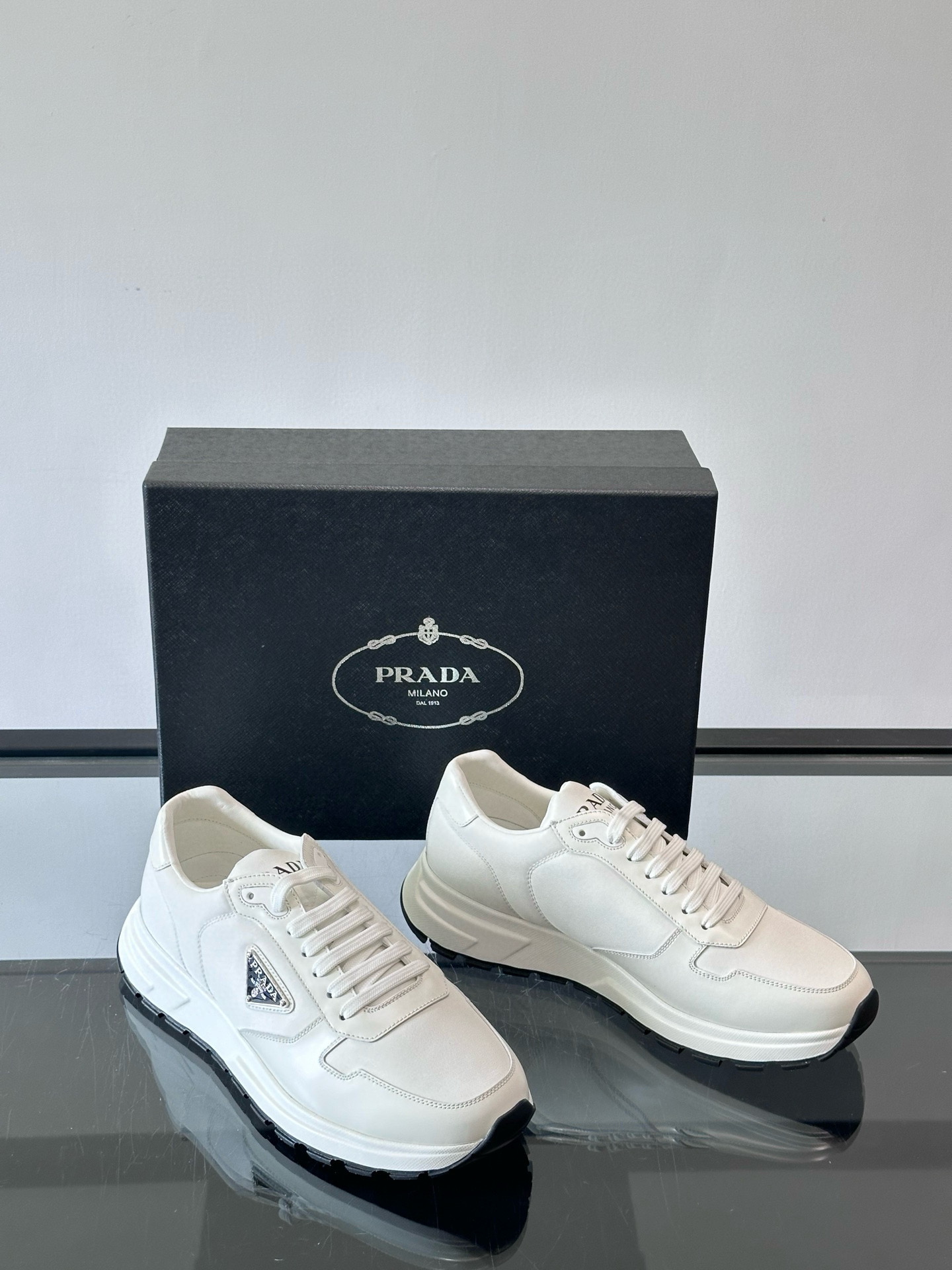 프라다 Prada 스니커즈