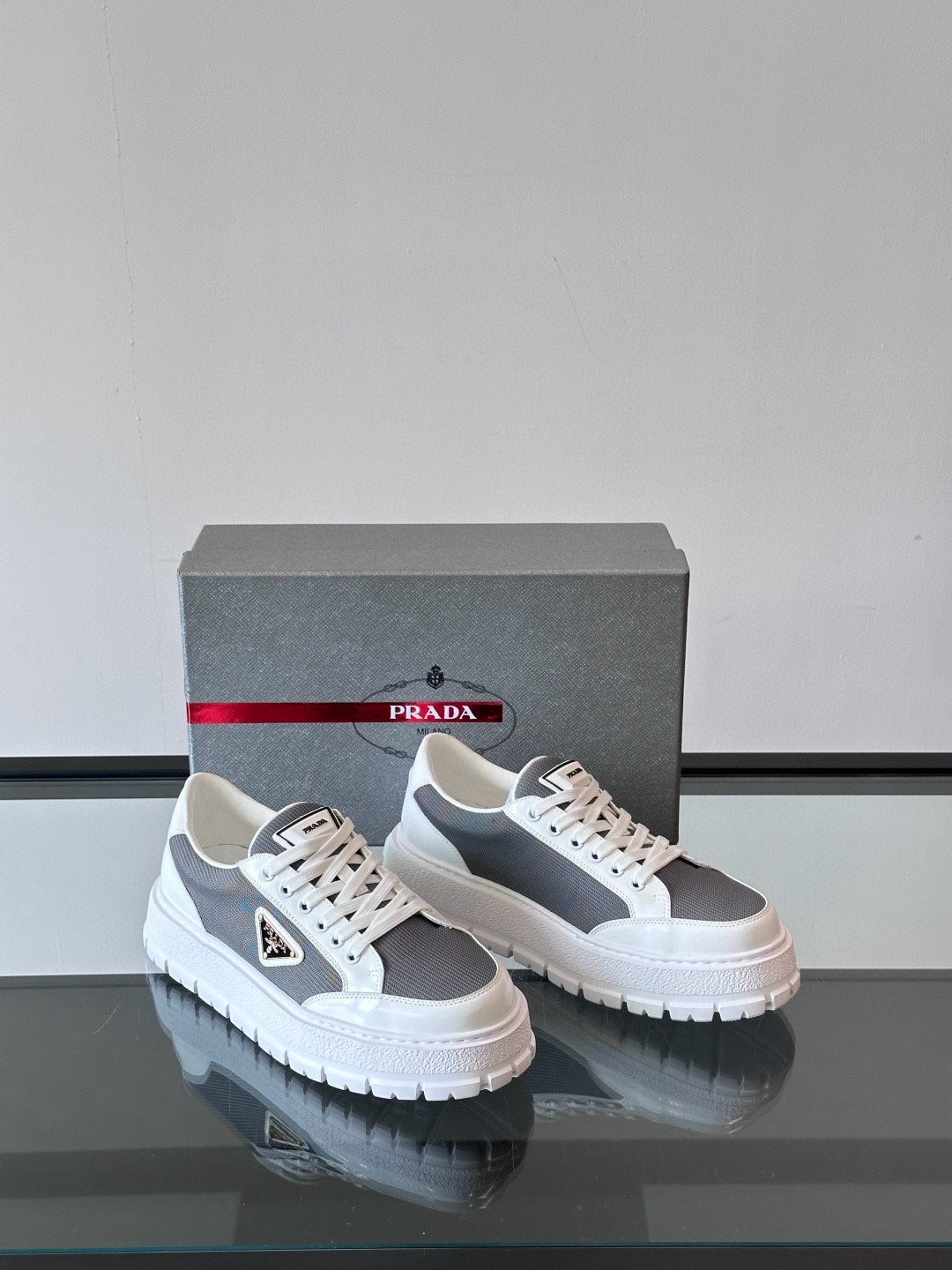 프라다 Prada 스니커즈