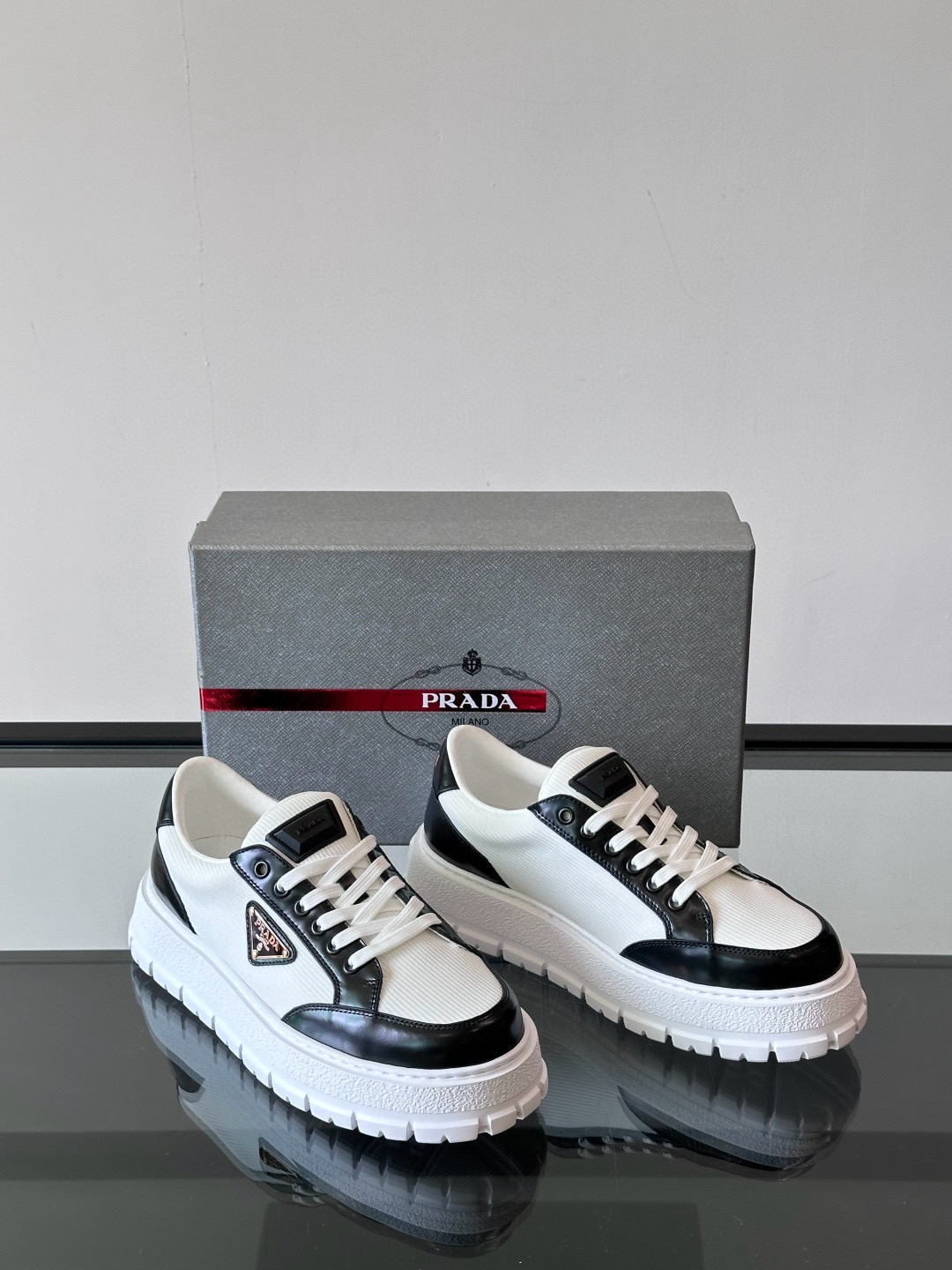 프라다 Prada 스니커즈