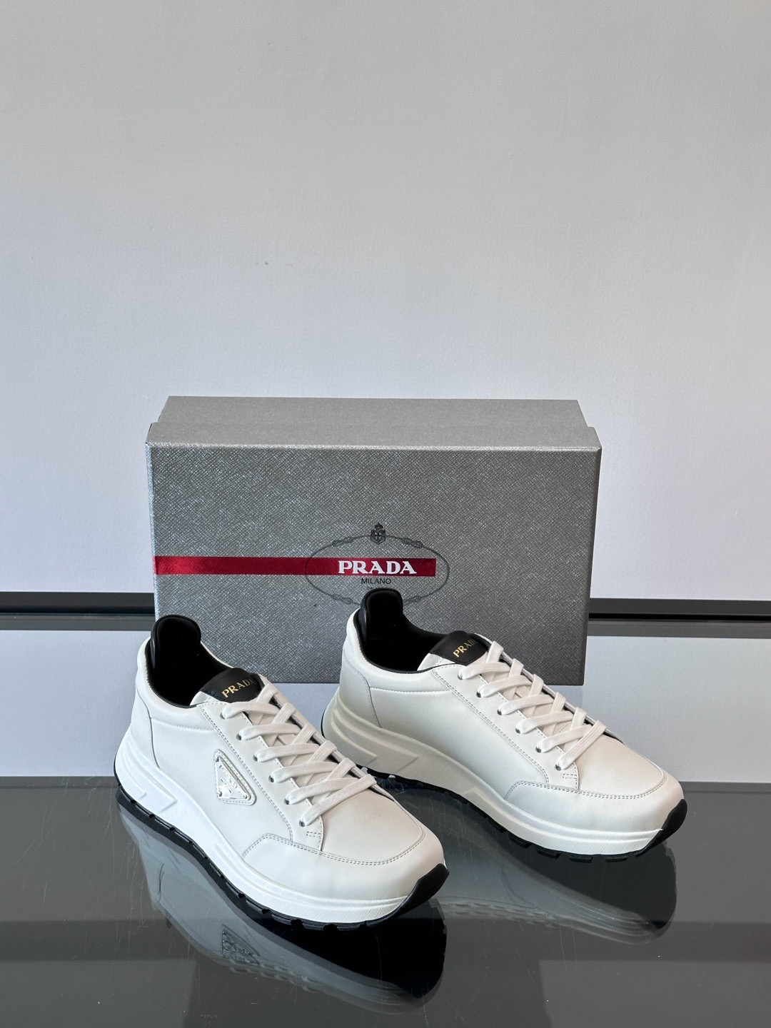 프라다 Prada 스니커즈