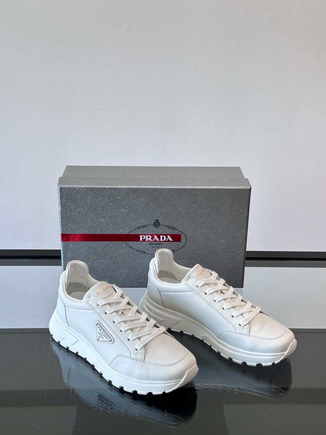 프라다 Prada 스니커즈