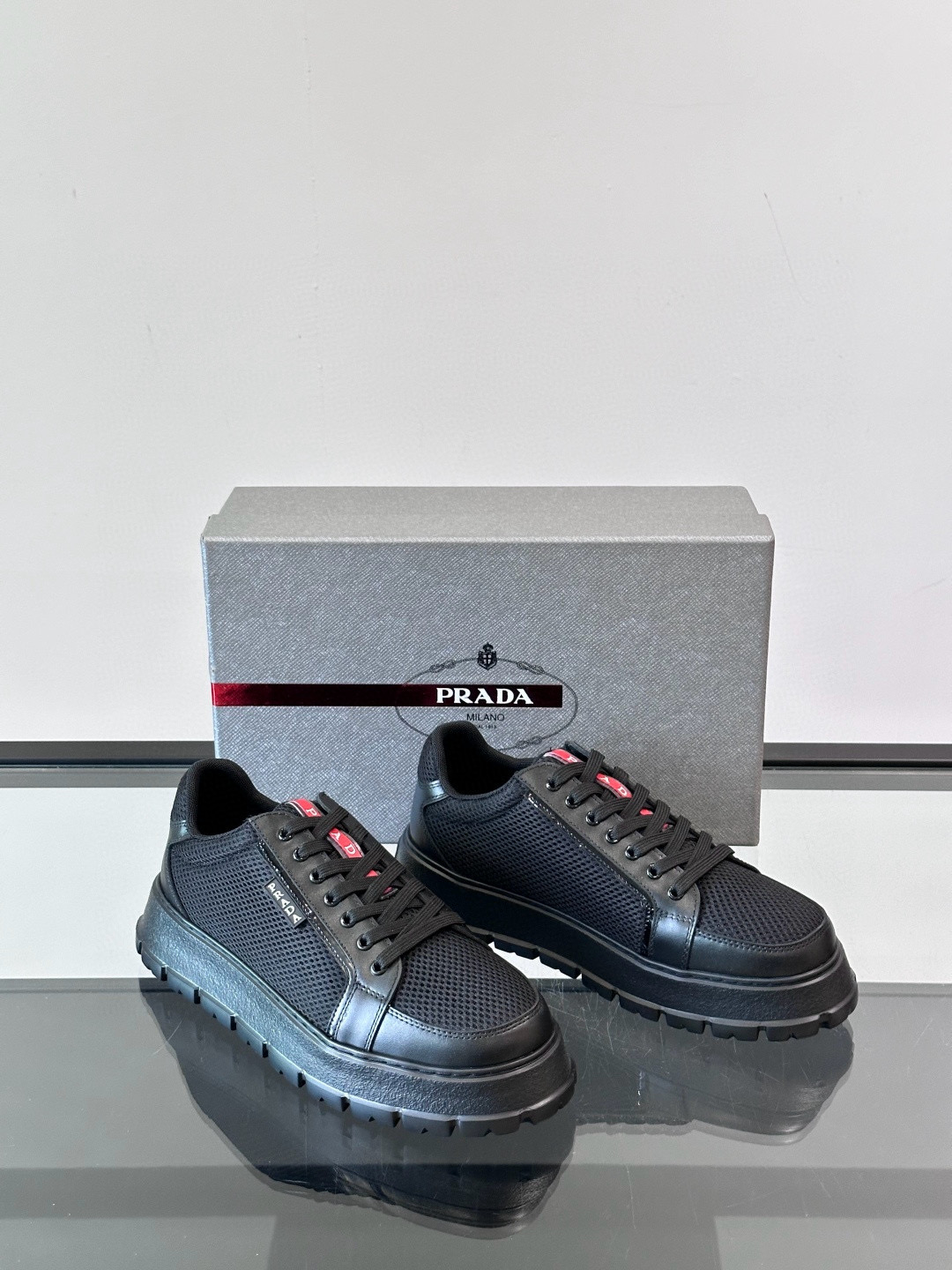 프라다 Prada 스니커즈