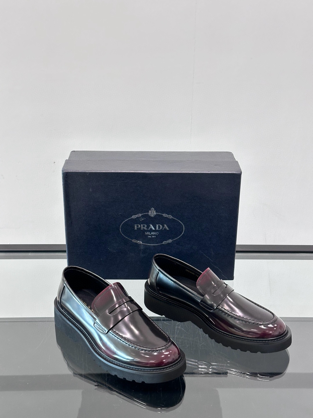 프라다 Prada 로퍼 슈즈