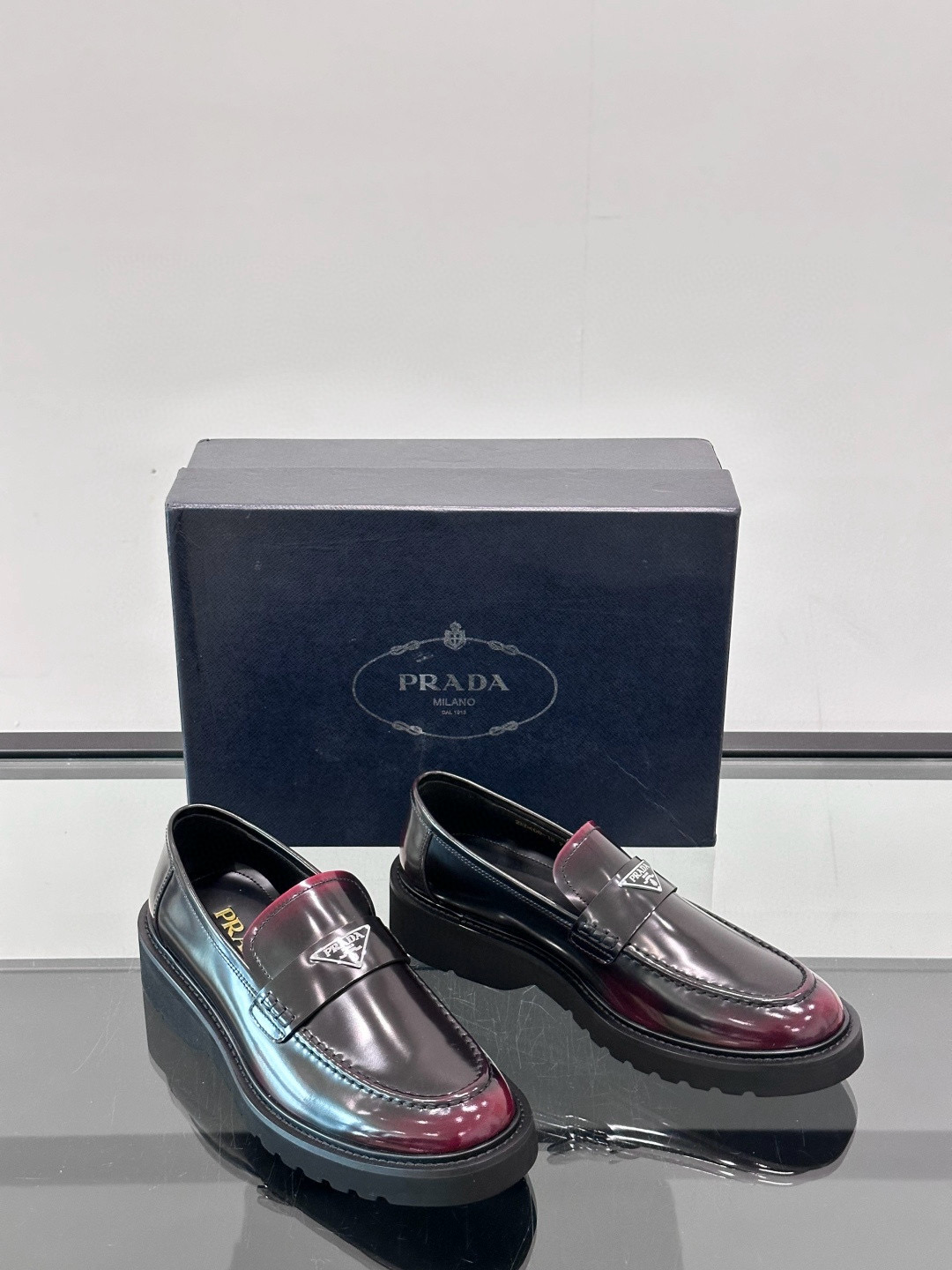 프라다 Prada 로퍼 슈즈