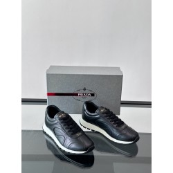 프라다 Prada 스니커즈 Black