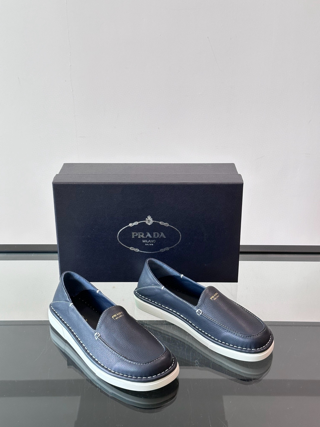 프라다 Prada 로퍼