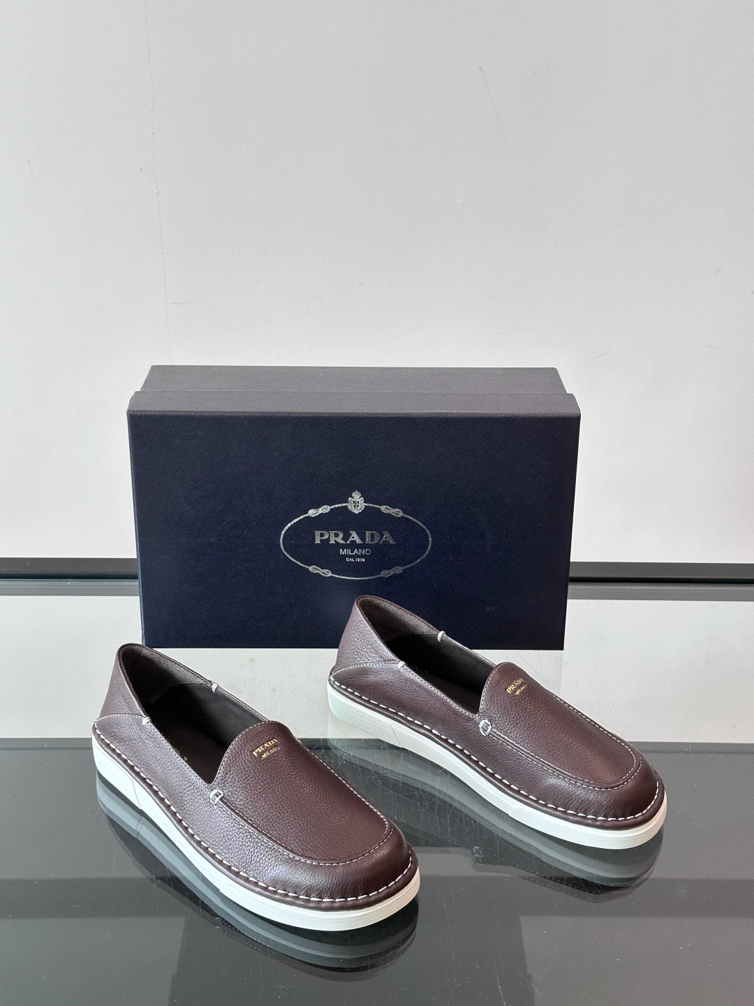 프라다 Prada 로퍼