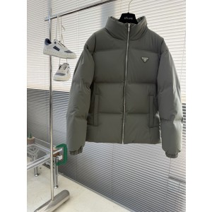 프라다 Prada 다운재킷.