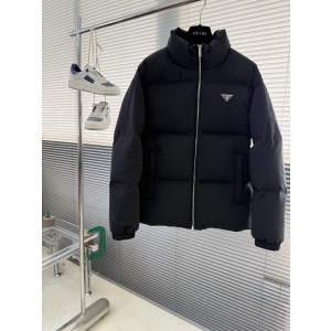 프라다 Prada 다운재킷.
