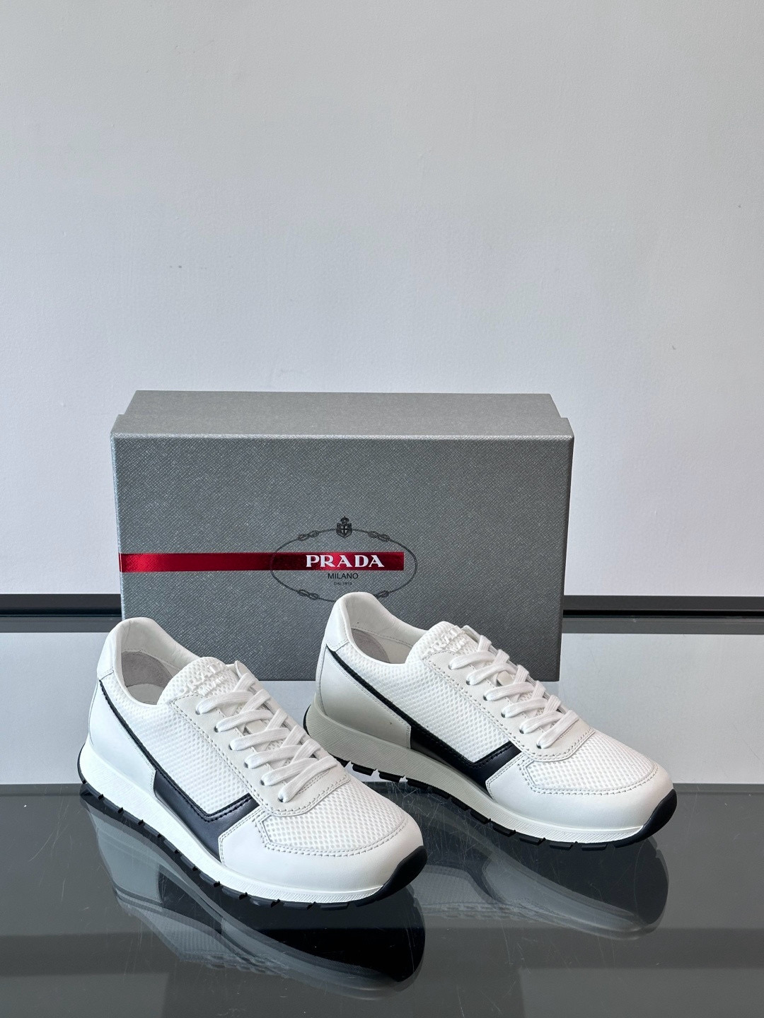 프라다 Prada 스니커즈