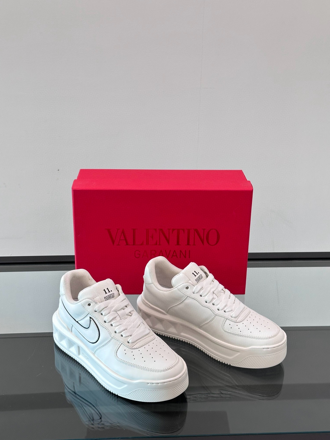 발렌티노 Valentino 스니커즈