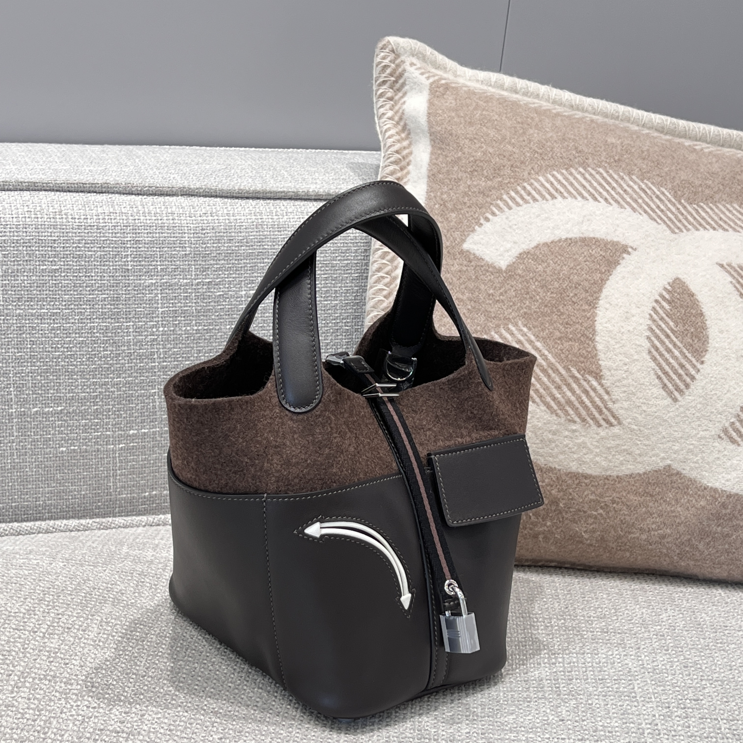 에르메스 Hermes Picotin Lock 18cm 46 Ebene/silver