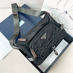 프라다 Prada 2VH192 스피드록 리나일론 및 가죽 숄더백 28cm